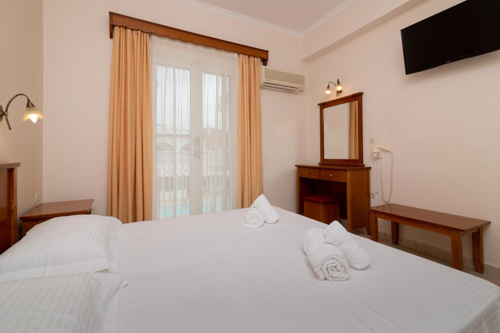 Edelweiss Hotel Argassi Buitenkant foto